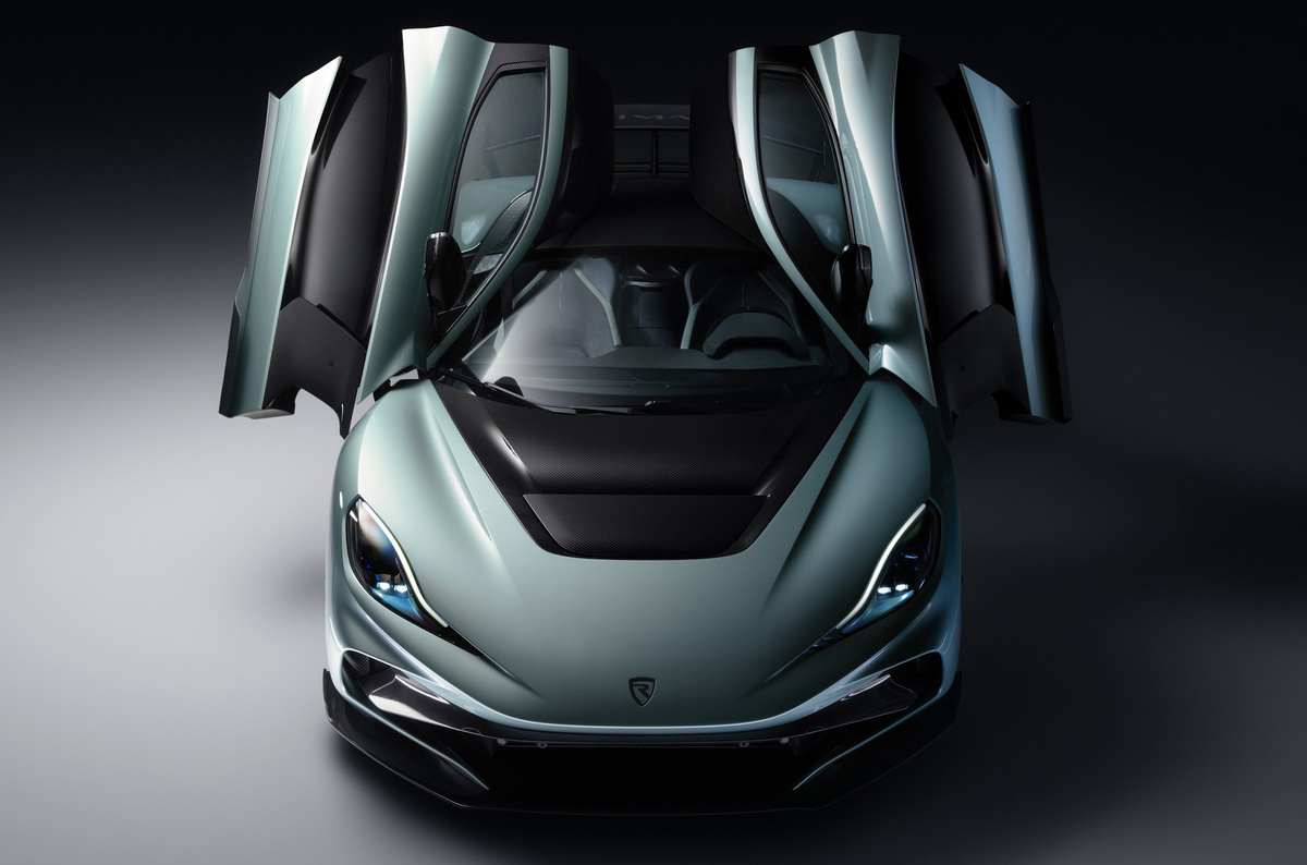    Производитель не скупится на красивые слова в адрес своего творения: «Rimac Automobili представила новый смелый персонаж в семействе Nevera: Nevera R. Захватывающая эволюция, призванная стать агрессивным альтер эго Nevera, R переходит от Hyper GT к Hyper Sportscar. Как и предполагает название, его развитие следует философии бренда Rimac: радикальный, мятежный, беспощадный». Последние три слова начинаются с буквы R — Radical, Rebellious, Relentless.   
Rimac