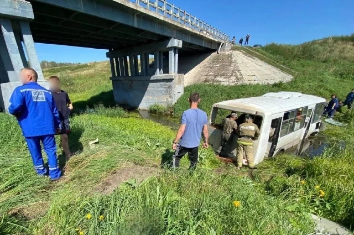    Минздрав НСО рассказал о состоянии пострадавших в ДТП с автобусом