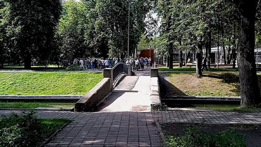 🌳Усадьба Трубецких в Хамовниках. 🎷 💦Островок-сквер, в обрамлении пруда, прохожу по двум мостикам через него.💦