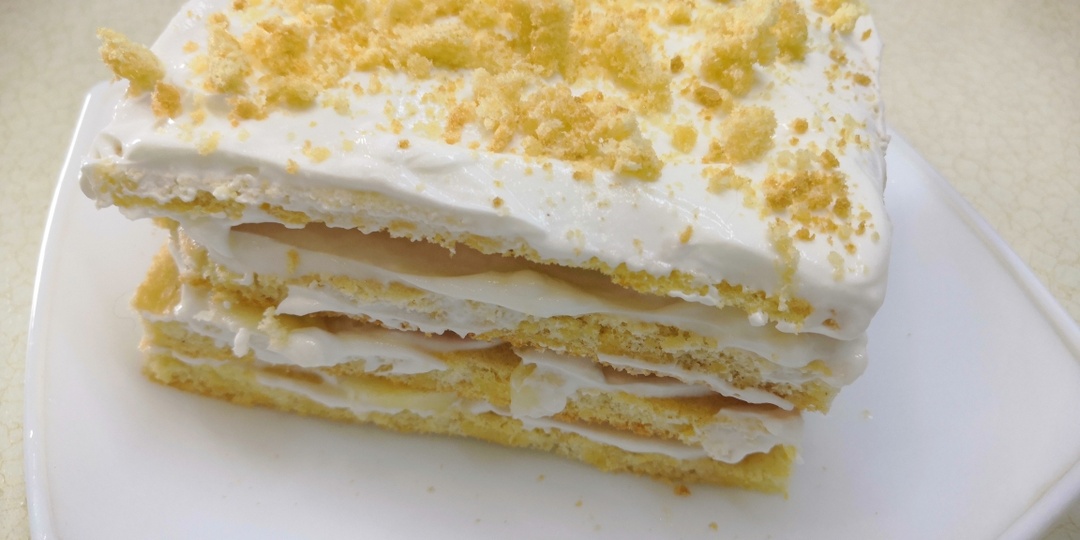 Творожный крем и прослойка из банана. Легкий ПП тортик