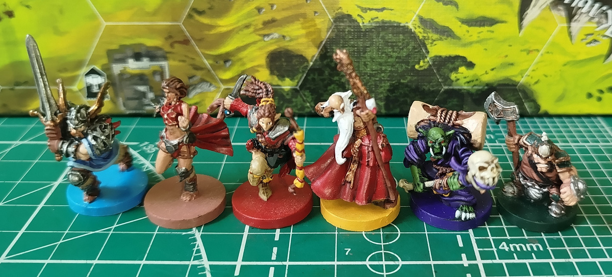 Миниатюры героев из настольной игры "Runebound. Третья редакция"