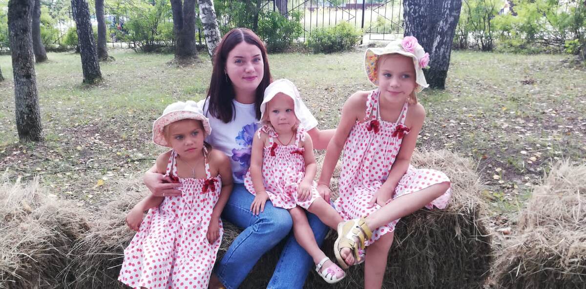 Сидим на сене 😁