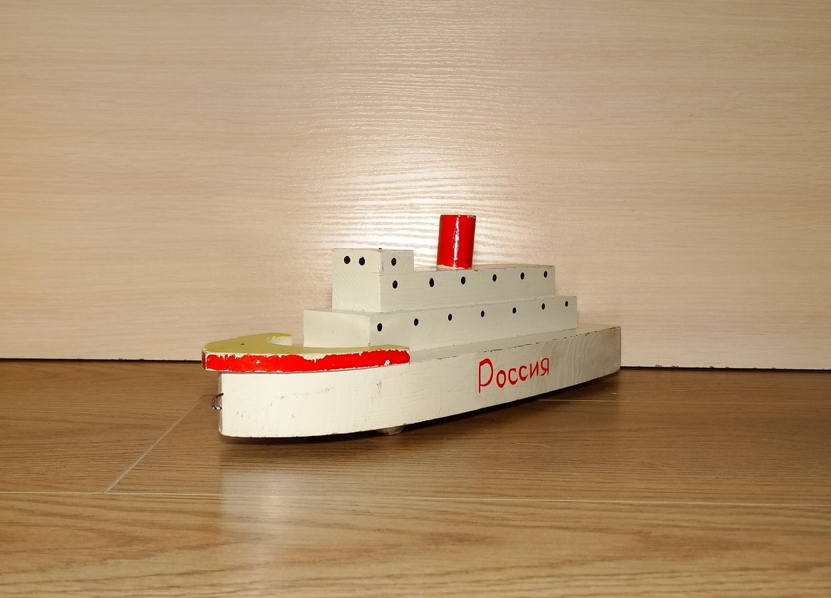 Теплоход "Россия", фото автора. Листаем галерею -->> 