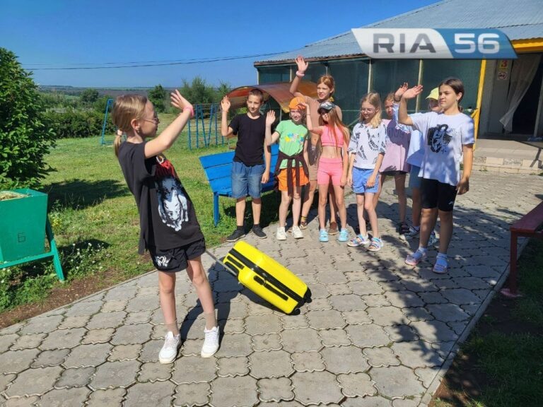    На море, дома и на даче. Родители из Оренбурга рассказали, где отдыхали их дети Белов Михаил Александрович