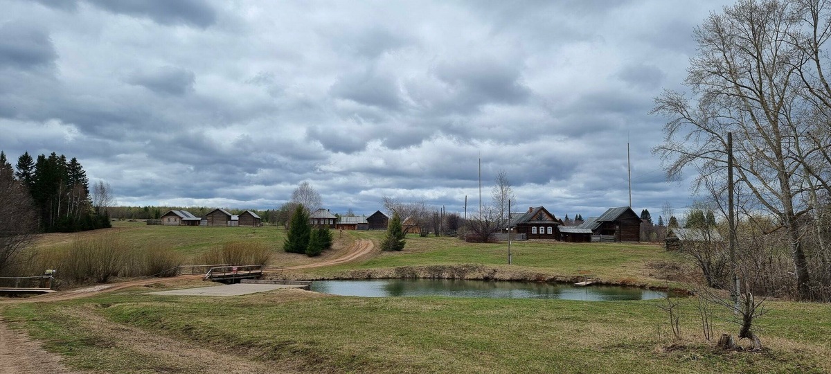 Всего в «Лудорвае» 23 постройки. В течение года в музее проводят мероприятия, на которых рассказывают о традициях и обычаях удмуртов. Фото: Лейла Комарина / Яндекс Карты