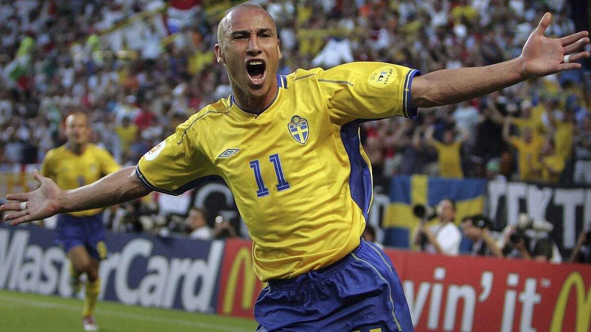 Выступая за сборную обычно под 11-м номером, Ларссон провёл 106 матчей и забил 37 мячей 