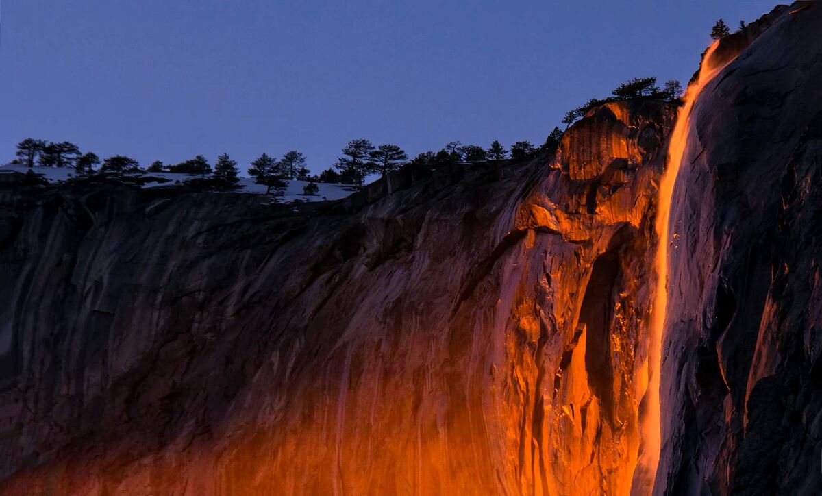 Огненный водопад, Йосемитский национальный парк. Источник: Яндекс картинки