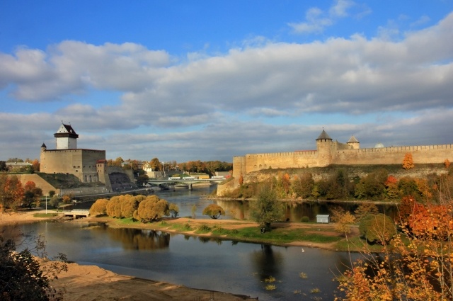    Граница между Эстонией и Россией проходит по реке Нарва Фото: Commons.wikimedia.org