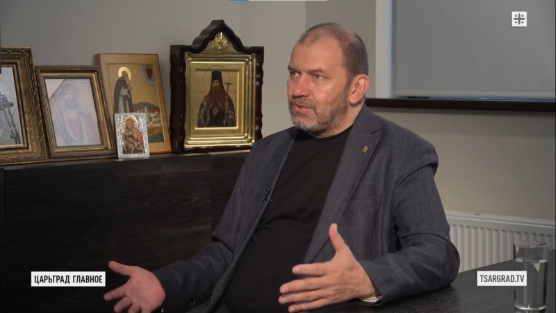    Александр Казаков объяснил тактику ВСУ в Курской области. Де-факто враг не занимает территории в регионе, он лишь создаёт иллюзию присутствия, используя роевой принцип. Фото: Царьград