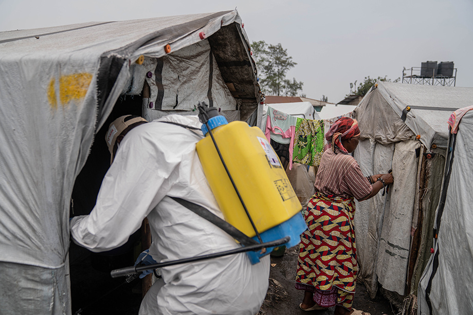 Большинство заражений приходится на жителей Республики Конго. | Фото: MOISE KASEREKA/EPA/TASS