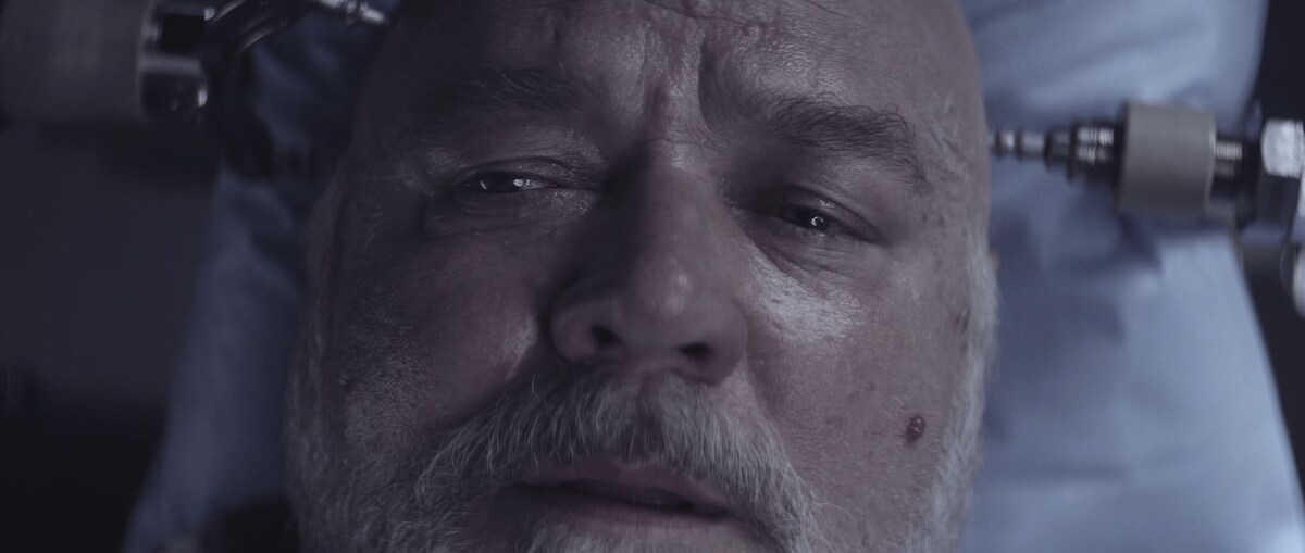 Фрагмент из фильма "Спящие псы" Источник: Яндекс картинки