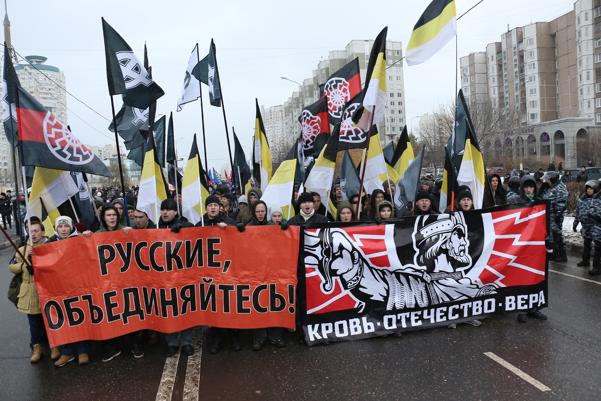 Ф России пик национализма прищёлся на начало 2000х. Фото: utka.noblogs.org