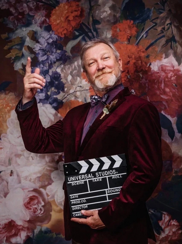    В 2012 году Виктор принял участие в шоу "Танцы со звездами", но, к сожалению, быстро выбыл. Актер также порадовал зрителей появлением в таких популярных проектах, как "Кухня", "Две девицы на мели", "Полярный"