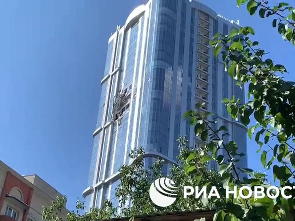    Жилой дом в Саратове после атаки дрона ВСУ© РИА Новости