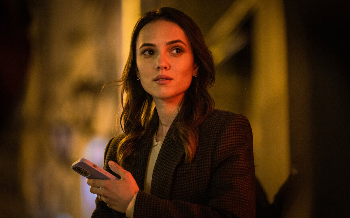 Кадр из сериала «Взрослые», реж. Екатерина Тодоровская, 2024 