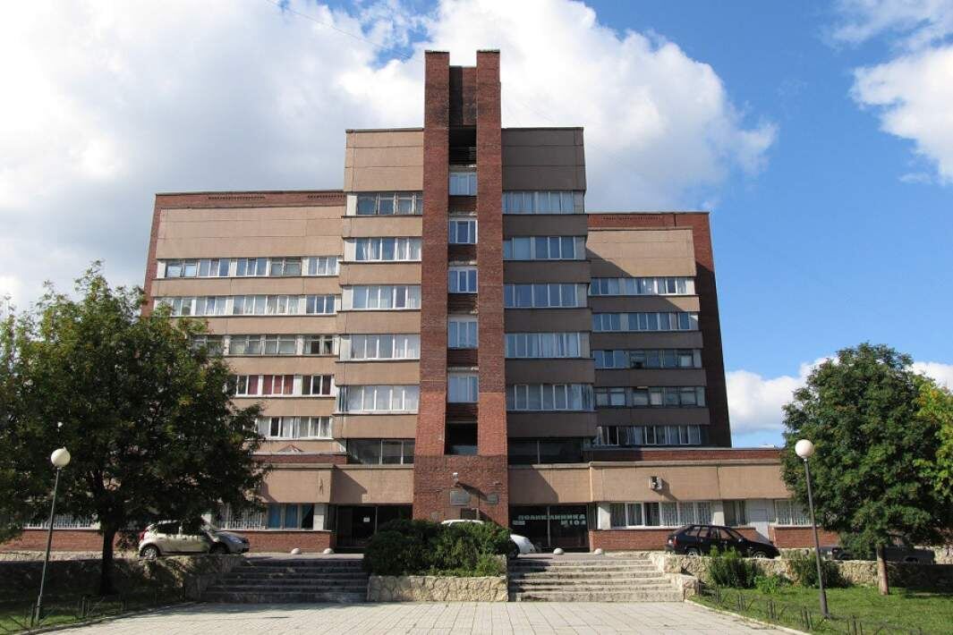 Здание КДЦ № 1 на Сикейроса, 10, в Санкт-Петербурге Фото: gkdc1.ru