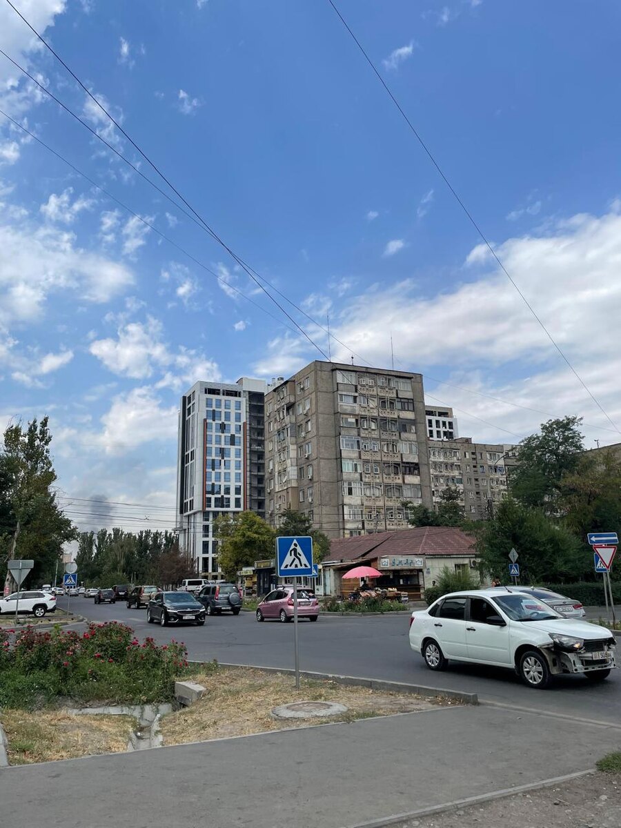 Бишкек. Но это окраина какая-то, вообще ребята говорят там есть некий центр города, который прям красивенький