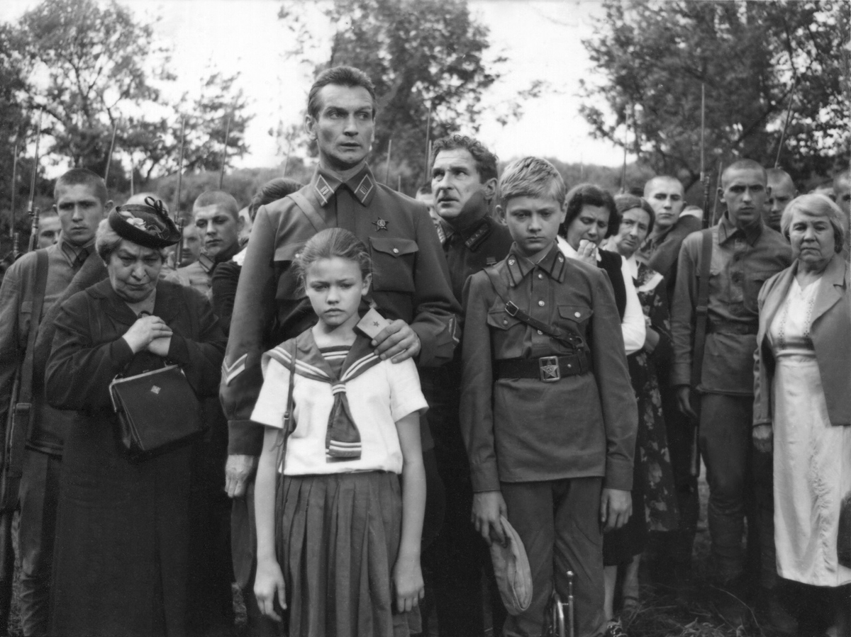 Анна Назарьева с Владимиром Талашко в фильме «Дочь командира», 1981