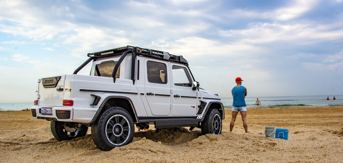 Brabus G 800 Adventure XLP — 2020. Производитель Almostreal, масштаб 1:18.