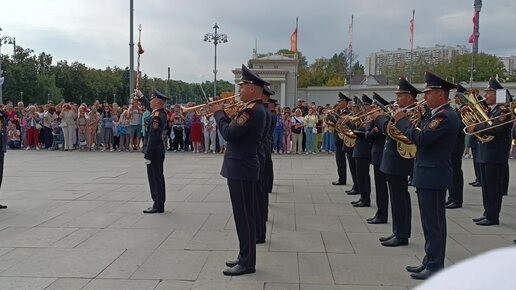 Парад участников 