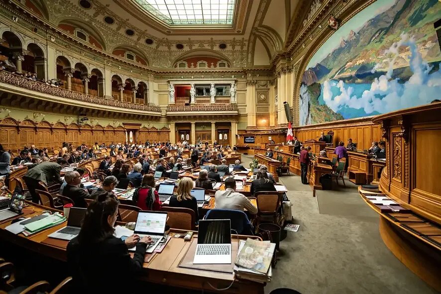 Федеральный совет выступает против налога на выезд для сверхбогатых // media-parl