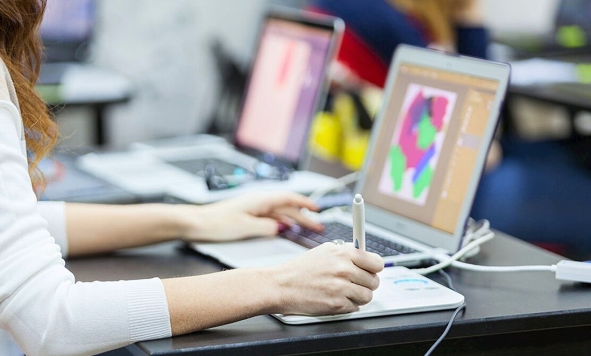    HeadHunter: в РФ с начала года спрос на дизайнеров вырос почти на 20%