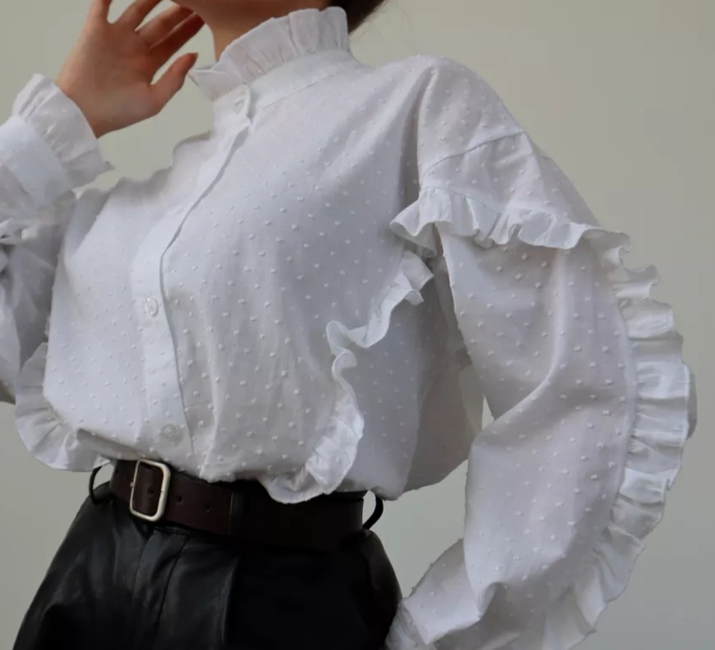 Задача всех затмить в этом наряде, или хотя бы не опозориться.