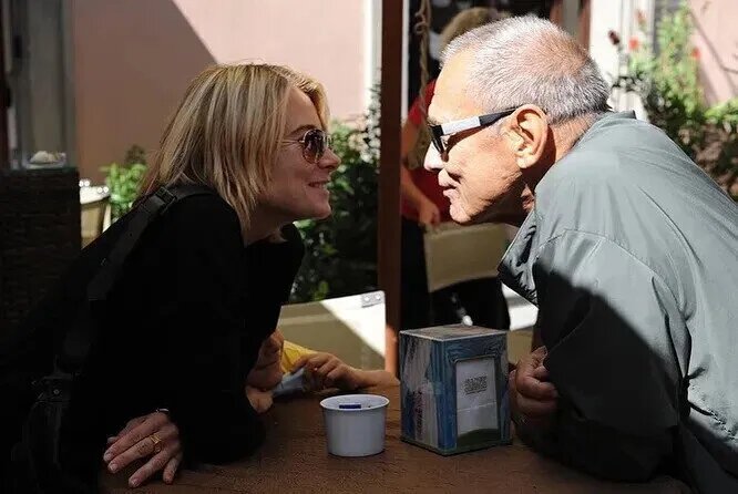 Высоцкая и Кончаловский, соцсети