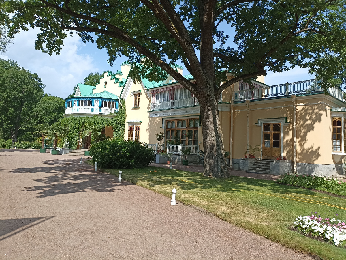 Дворец Коттедж