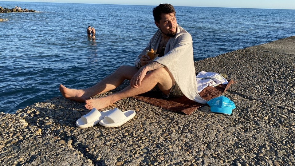    Наш Олег - в образе бедняка