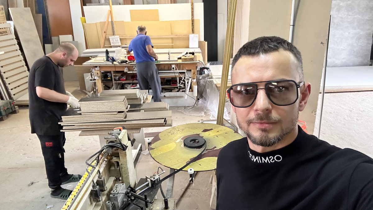 Так выглядит производственный цех Павла 