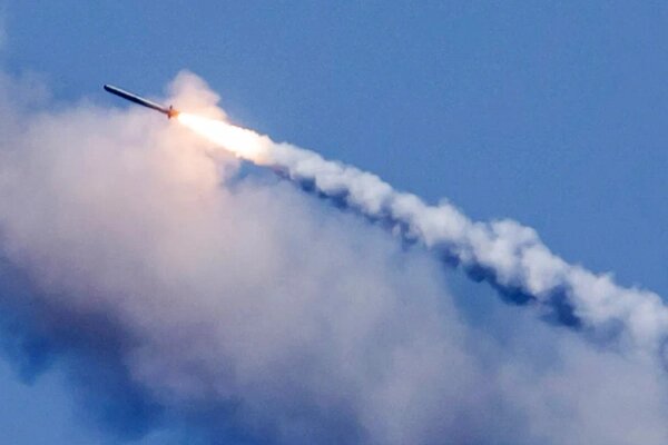 Нанесения удара крылатыми ракетами "Калибр". Обложка © ТАСС / Вадим Савицкий