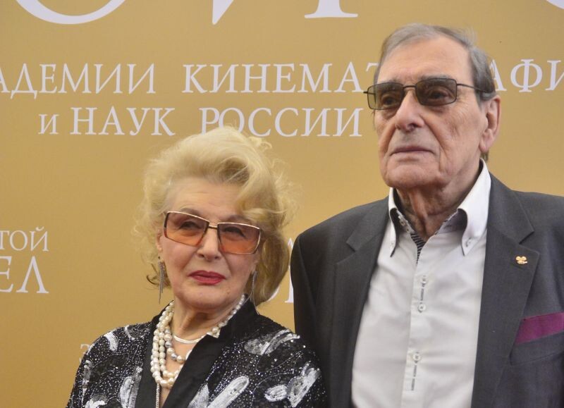 В гостях у Светланы Дружининой и Анатолия Мукасея. Пока все дома. Выпуск от 06.0
