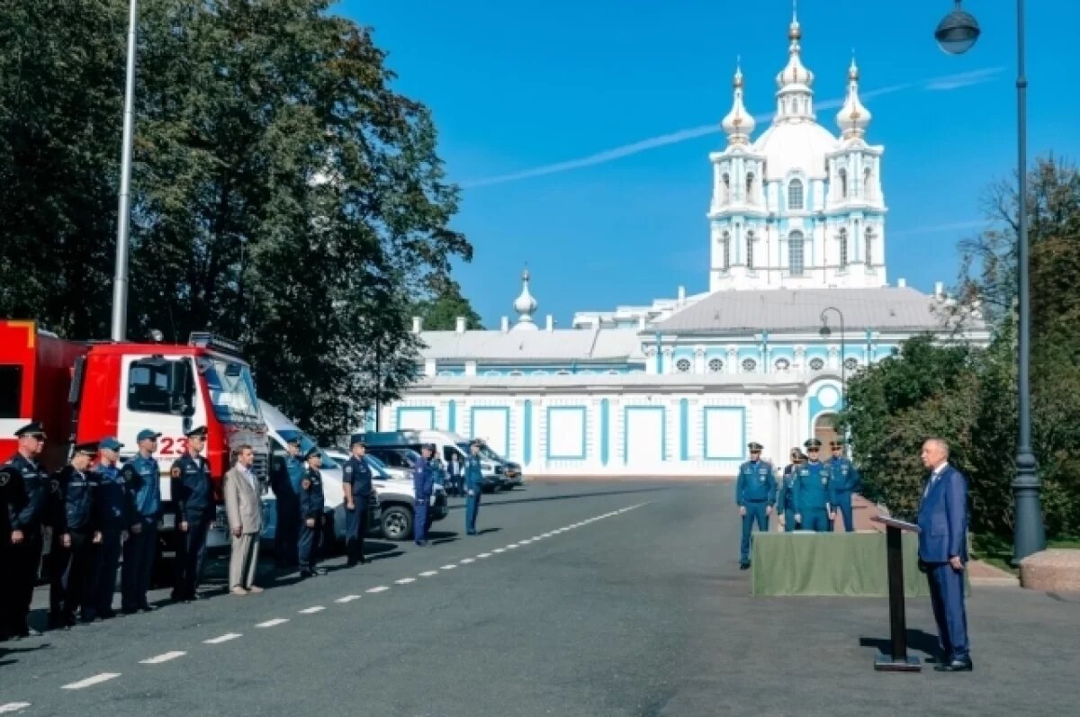   Александр Беглов: петербургские пожарные и спасатели получили новую технику