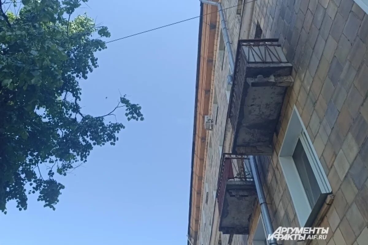    Подрядная организация сокрвала сроки ремонта 14 домов