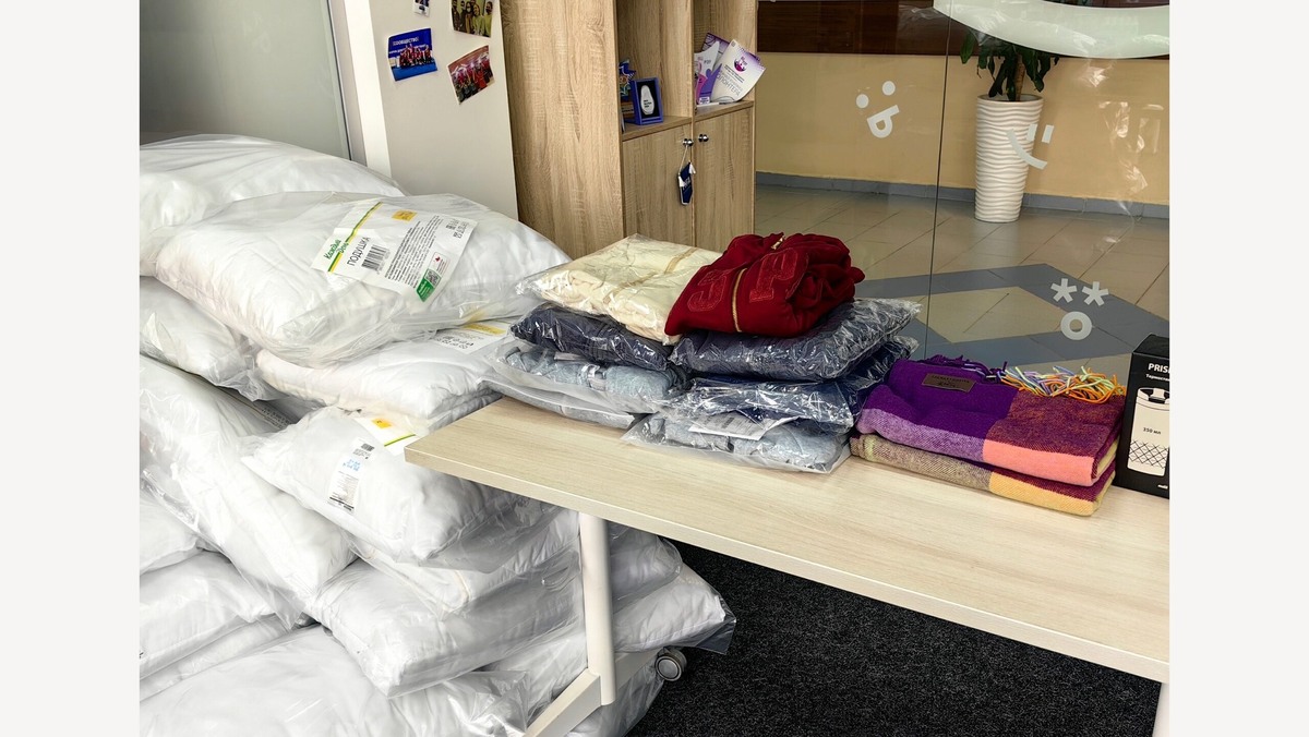    Вещи для жителей Курской области, собранные студентами вузов. Фото: РЭУ имени Г.В. Плеханова