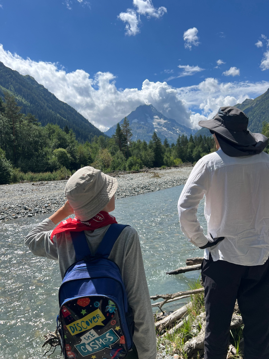 На берегу реки Псыш.