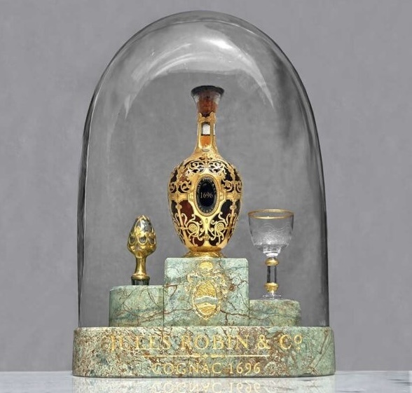 Та самая бутылка (источник - www.decanter.com)