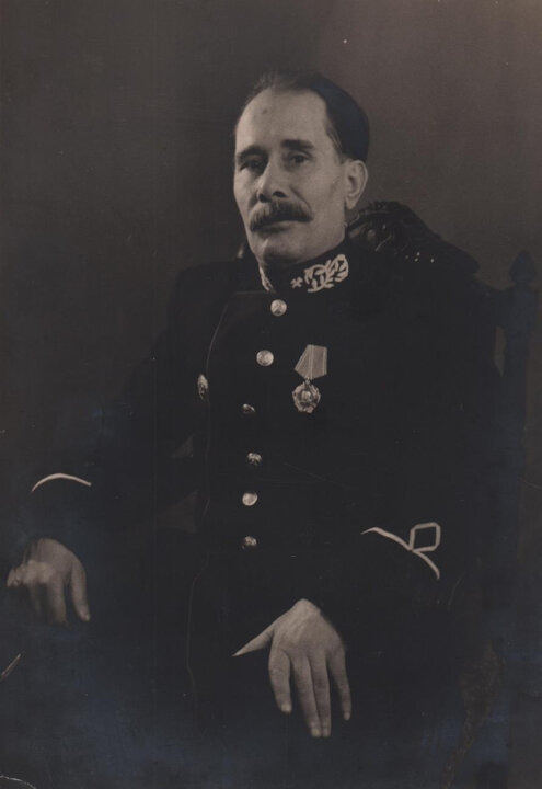 Павел Беспощадный в шахтерском   мундире.Горловка. 1950.