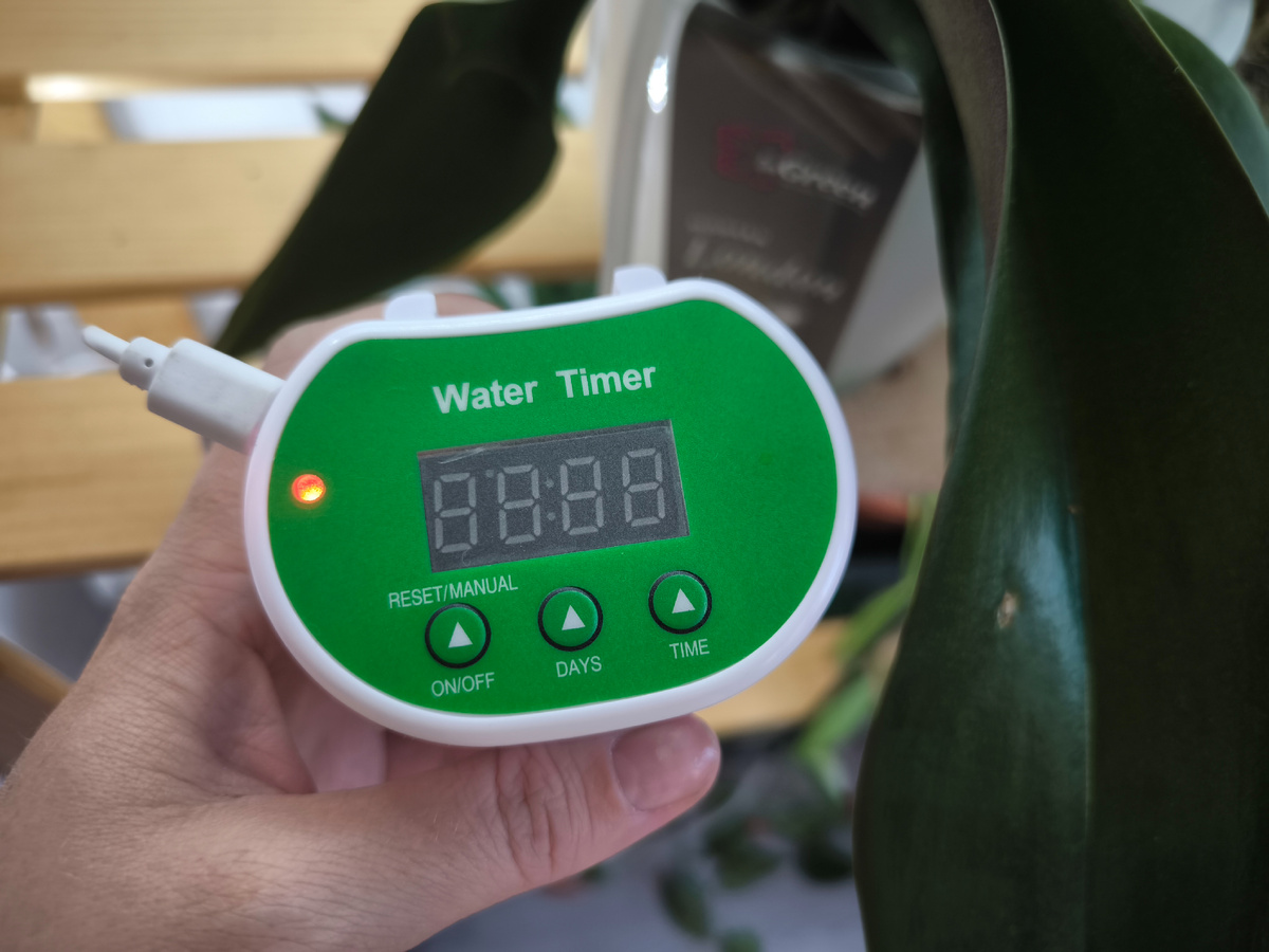 Таймер заряжается от сети