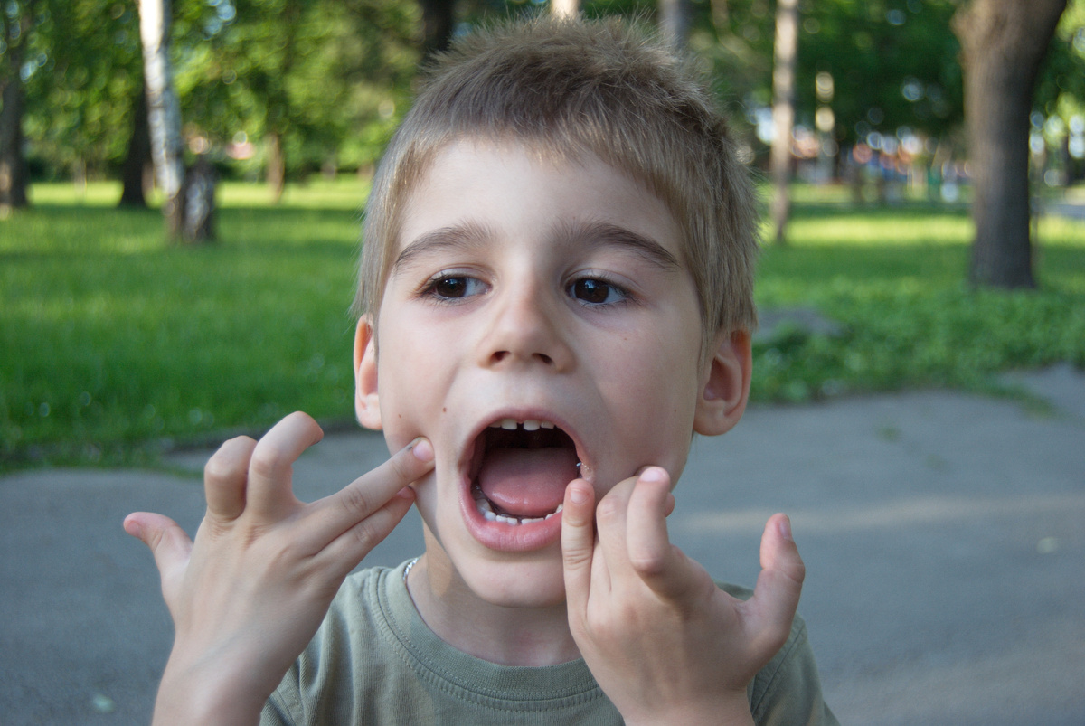 Необъяснимые вокализмы при построении речи (Источник изображения freepik.com)