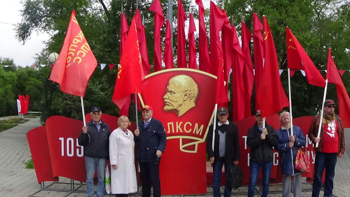 24 августа 2024 г. в сквере Комсомольский прошёл концерт, посвящённый 105-годовщине со дня основания Тюменского комсомола. Проводили его представители организации «Комсомольское братство».-4