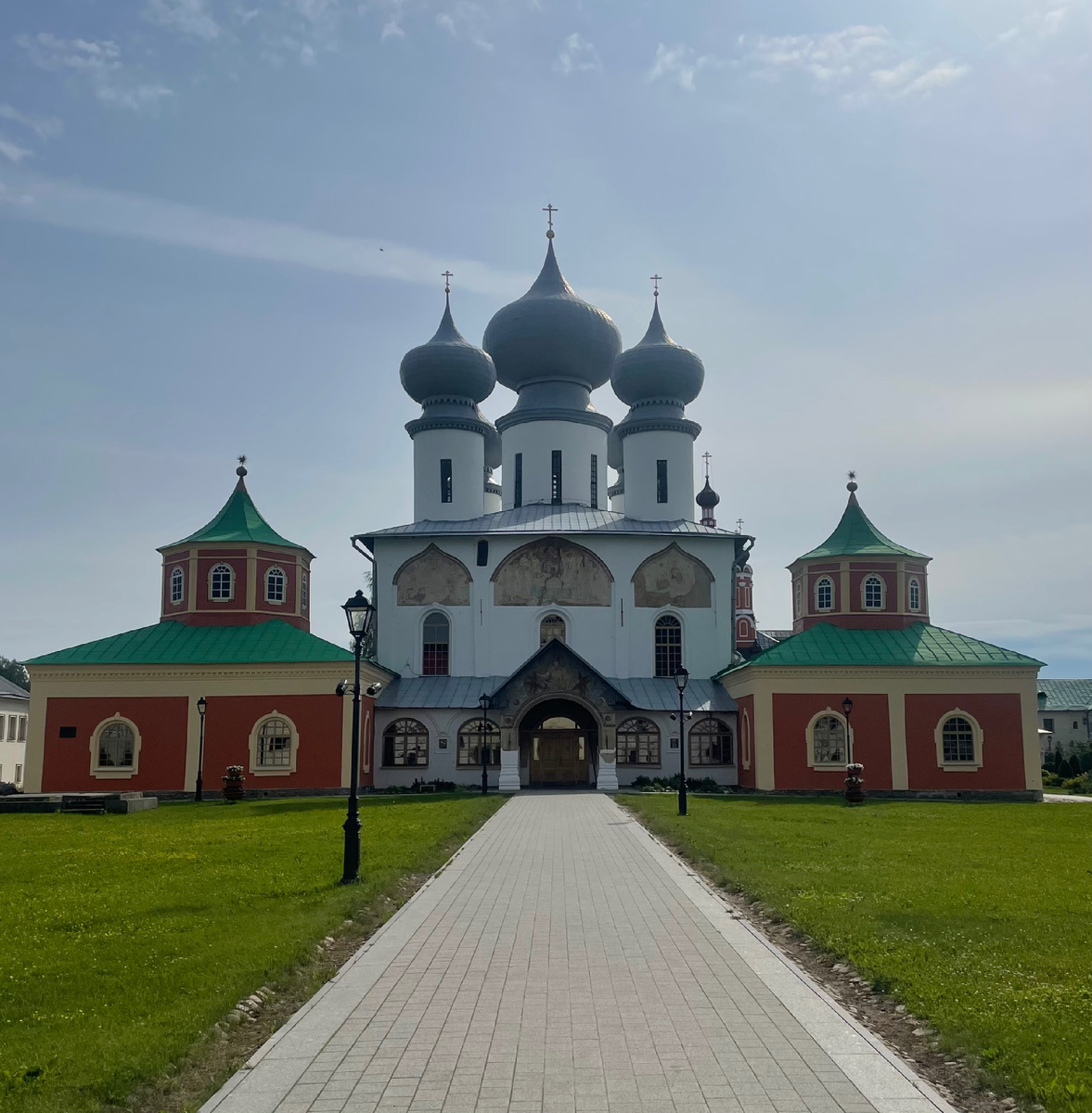Успенский собор Тихвинского монастыря