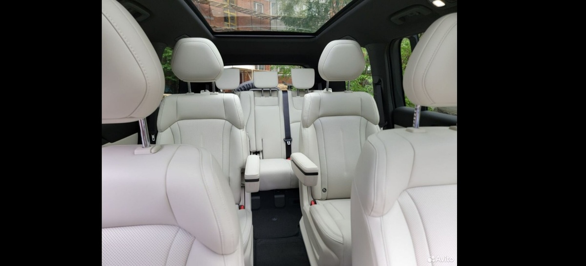 Простые сиденья в Polar Stone