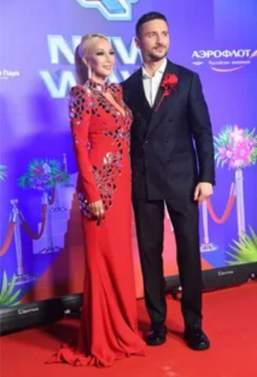 Бессменные ведущие всех мероприятий в России Кудрявцева и Лазарев