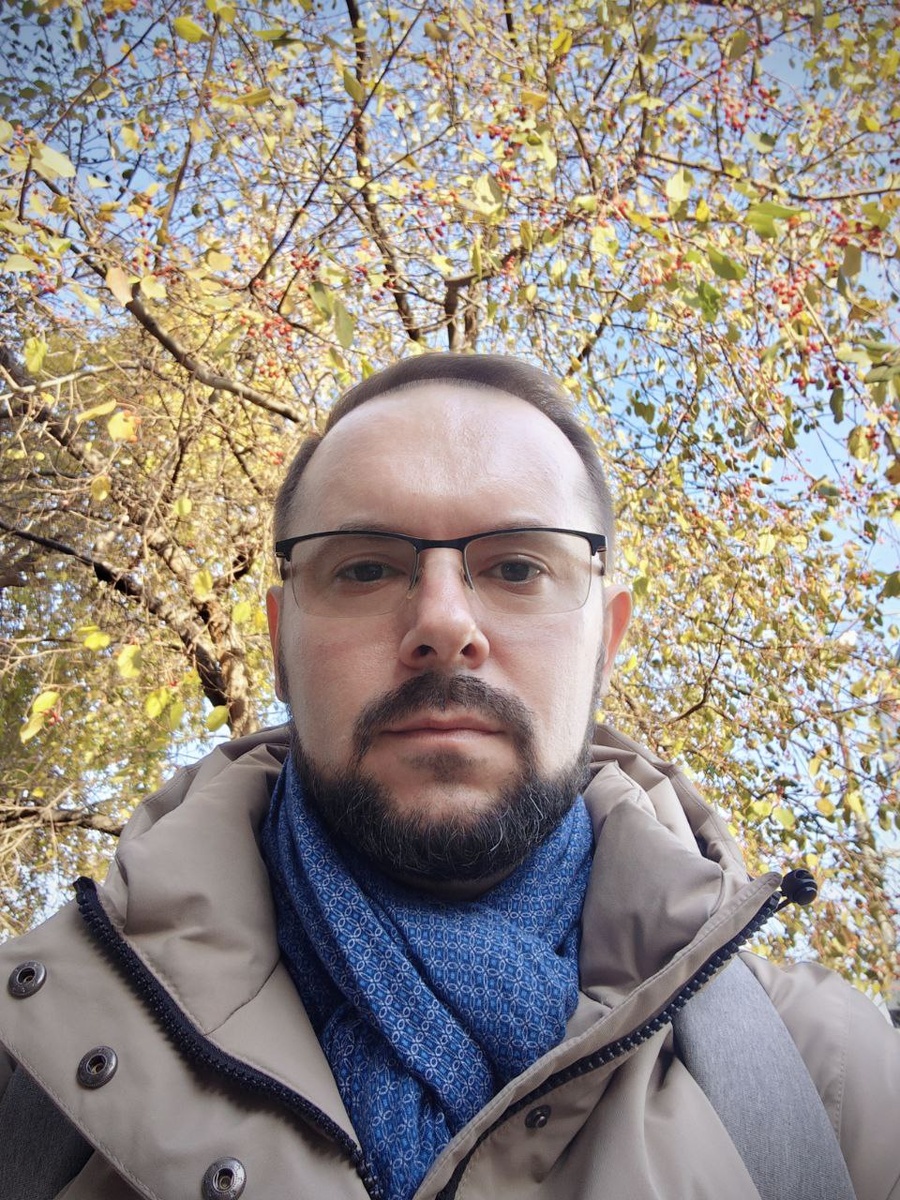 Жаль, что яркая и красивая осень закончилась. В Новосибирске снег выпал(((