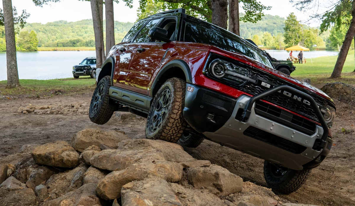 Ford Bronco Sport во внедорожном исполнении Sasquatch 2025 года 
