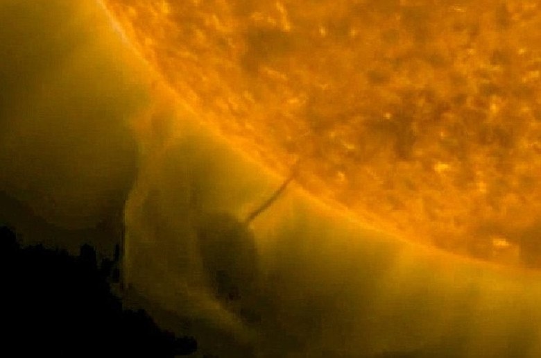 Снимок телескопа SDO. 12 марта 2012 года.