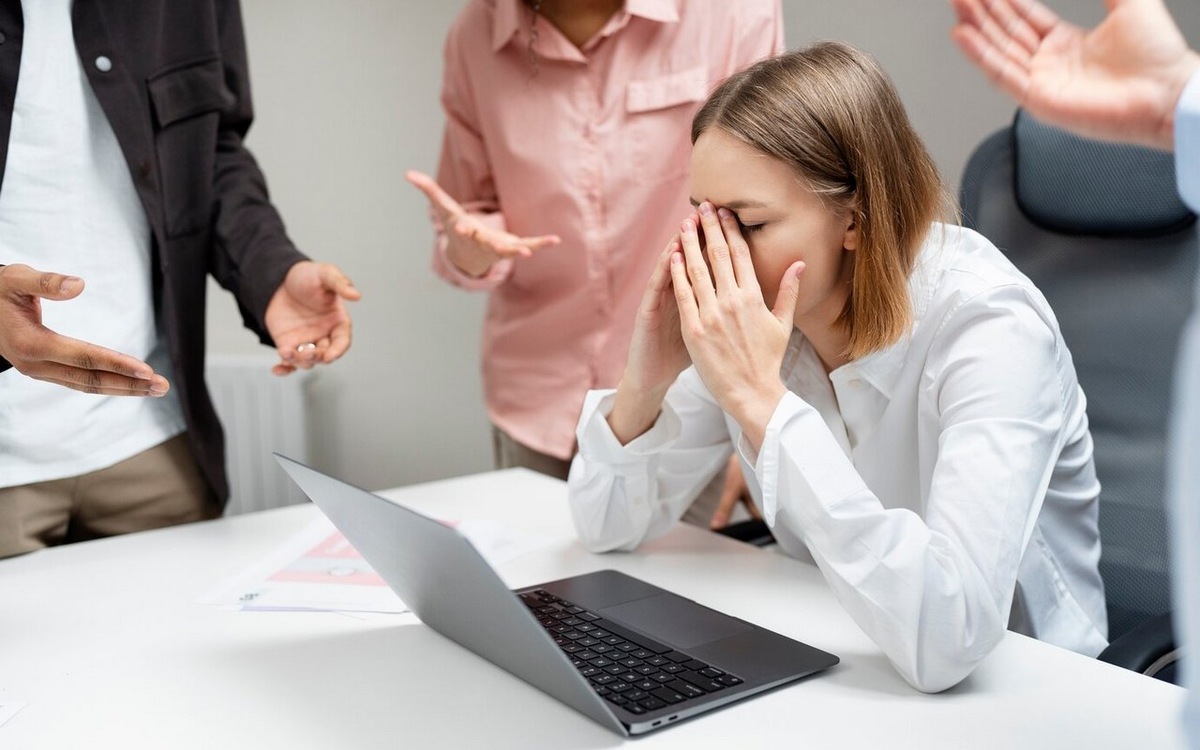    Каждому третьему липчанину хотя бы однажды доводилось плакать на работе Freepik