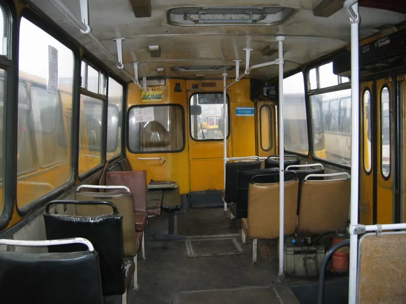 Источник old.kievbus.info, перегородка кабины "Икаруса-260"